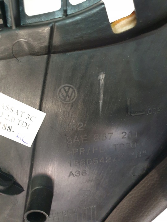 фото №10, Боковина двері лівий зад vw passat b7 2.0tdi 11r sedan захист колонки ролета