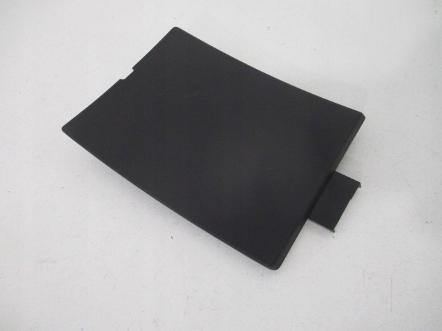 фото №3, Citroen c5 iii x7 заглушка крышки задней правая новая 8748rw