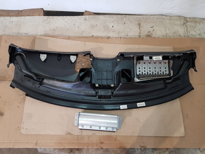 фото №10, Панель роздавальна капот подушка mercedes slk r170 99r