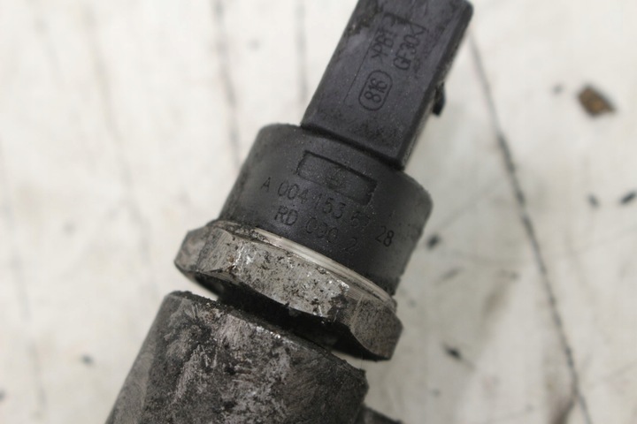 фото №7, Mercedes cls w219 3.0 cdi планка впрыскивающий датчик a0041536728 a6420700695