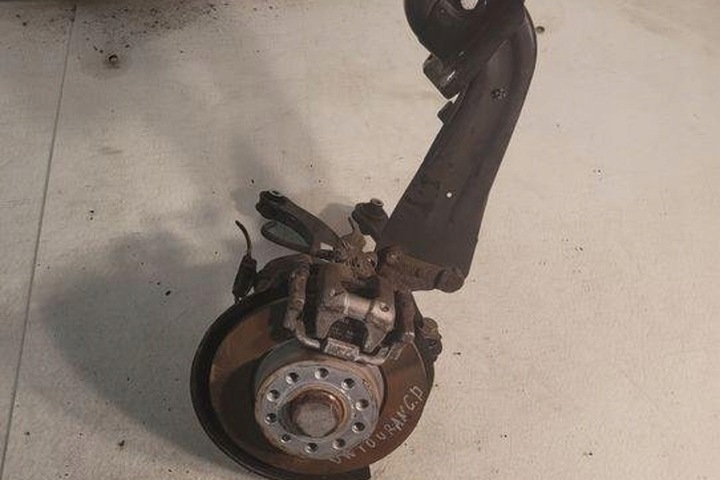 фото №13, Ступица заднего правого колёса vw touran 1t3 1k0505130 1.39l бензин 103kw