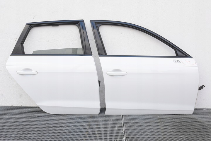 фото №9, Audi a4 b9 рестайлінг двері праві перед ly9c комплектні