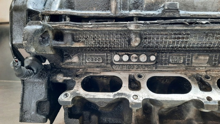 фото №8, Головка двигателя правая 078103373ah audi a6 c5 2.4 v6