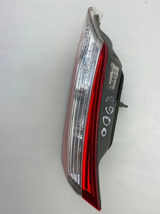 фото №10, 2016 toyota corolla e160 e170 лампи задньої кришки багажника 091120152