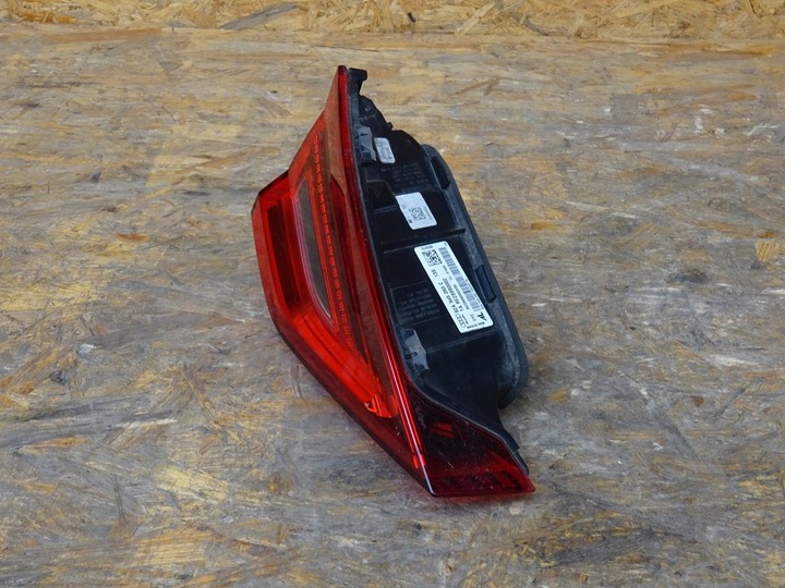 фото №3, Audi a1 82a 18- лампа led кришки багажника ліва зад задня 82a945093c