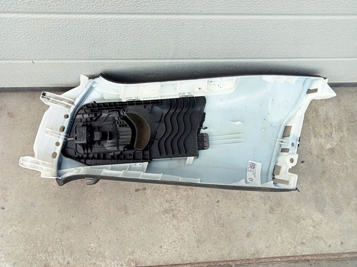 фото №12, Porsche taycan - обшивка захист правого стійка 9j1867234