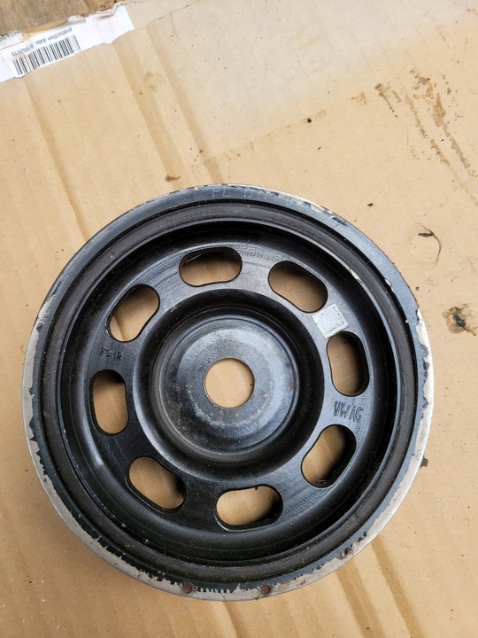 фото №1, Колесо пасове вала skoda vw 1.0 mpi 04c105243e