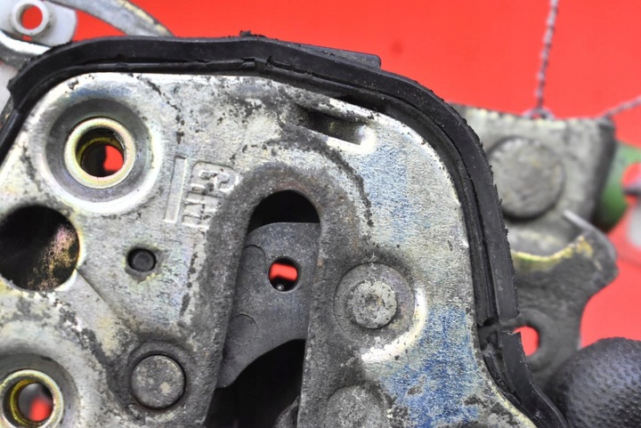 фото №9, Замок двері лівий перед переднє eu 90493701 opel tigra a 94-00