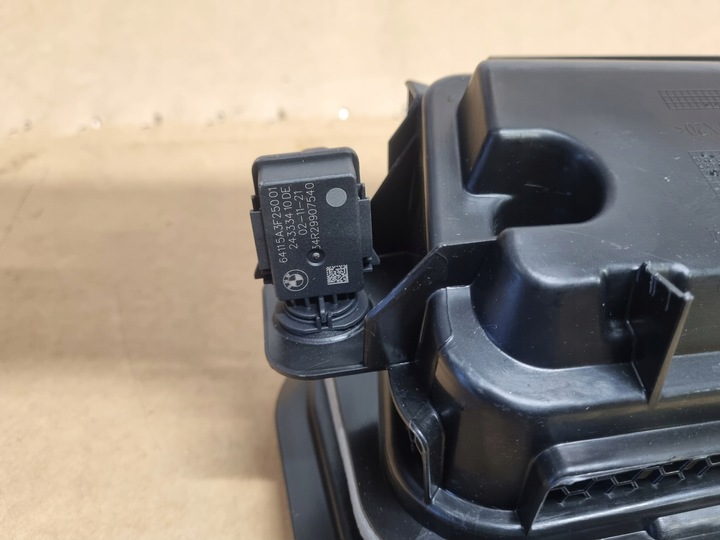 фото №9, Bmw 8 m850ix g16 решітка повітропровід 9301574 нова