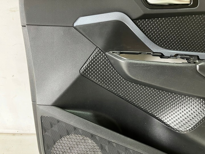 фото №8, Chr c-hr обивка боковина дверь правые перед чёрный