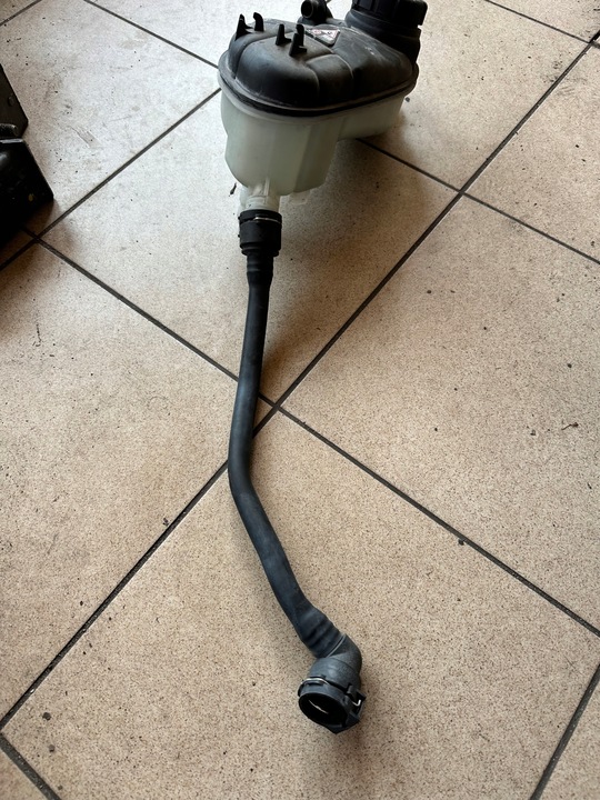 фото №1, Mercedes b класс w246 a w176 шланг трубка пластиковая воды od бачка