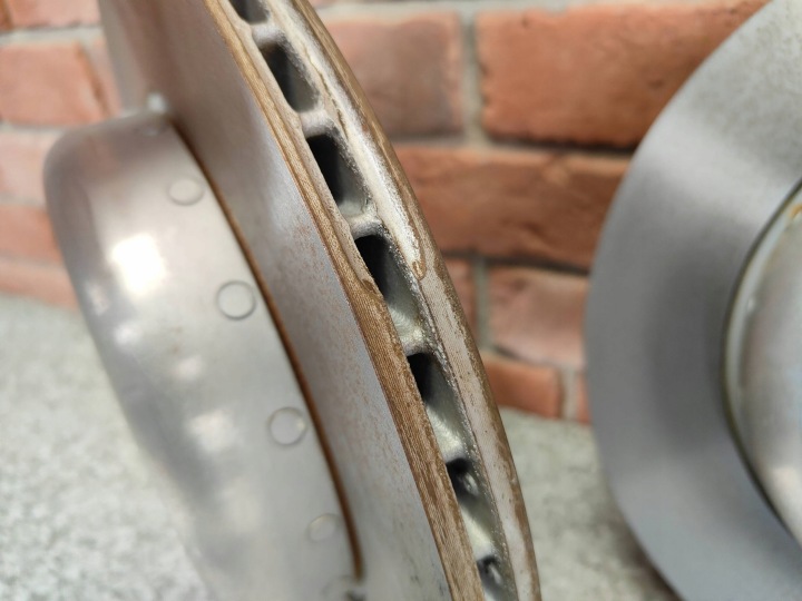 фото №8, Bmw g06 g20 g42 тормозные диски зад задние + тормозные колодки 330x20 6883979 6883980