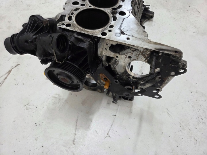 фото №10, Блок двигателя bmw e60 3.0 d oem номер 7792822