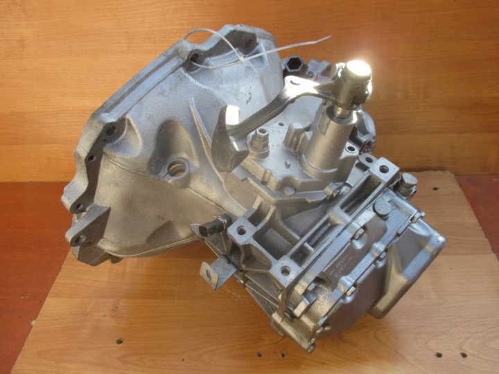 фото №13, Cherolet cruze orlando 1.6 1.8 коробка передач na запчастини корпус кришка 96175844