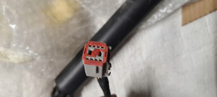 фото №5, Ford mondeo mkv mk5 амортизатор задньої кришки електричний