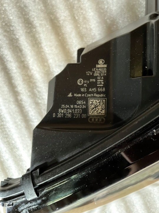 фото №12, Audi a4 b9 8w фара лампы левая правая полный led комплект оригинал 8w0941033