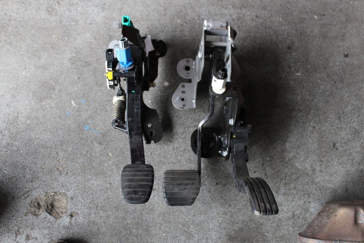 фото №1, Renault scenic iii 1.4 комплект педалей европа