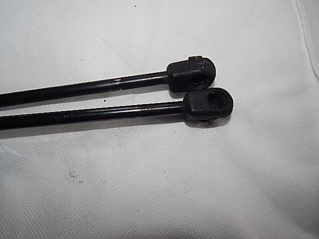 фото №9, Амортизатор амортизатор крышки зад левый/ правые kia cerato 04-10