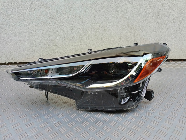 фото №1, Toyota corolla cross 2022 2023 24- фара лампа база led левая тёмное usa