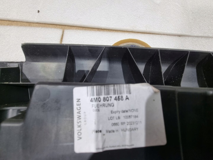 фото №4, Ползун бампера зад audi q7 новый