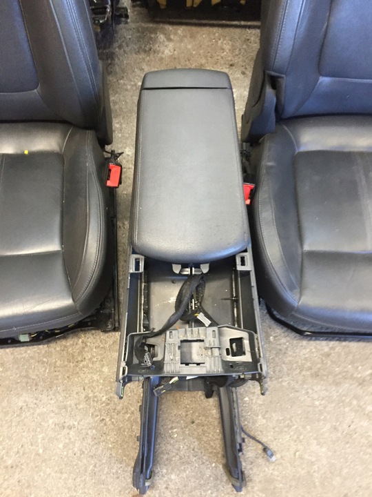 фото №10, Сидіння диван чорна шкіра обшивки peugeot 3008 #92