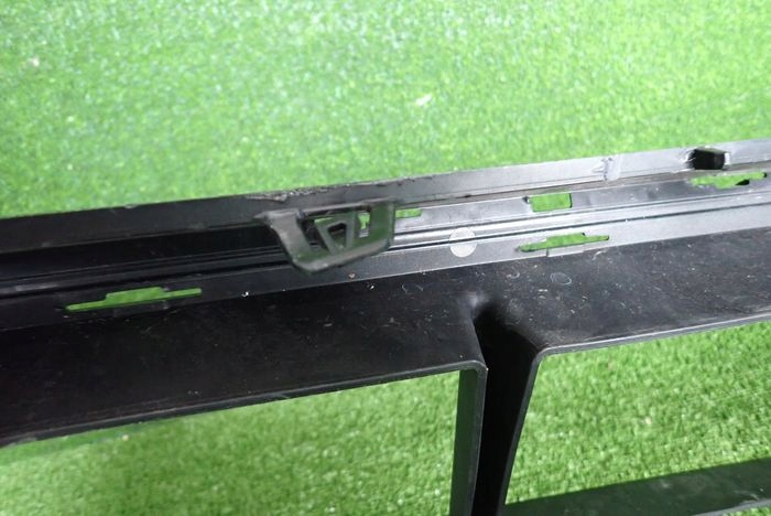 фото №10, Mercedes w214 214 amg e-klasa решётка бампера планка правая