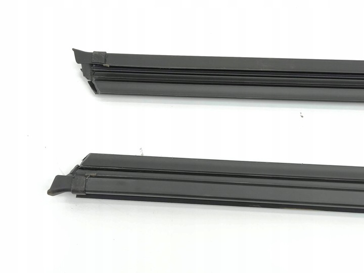 фото №12, Hyundai kona i 2019 комплект прокладка стёкла дверь передних