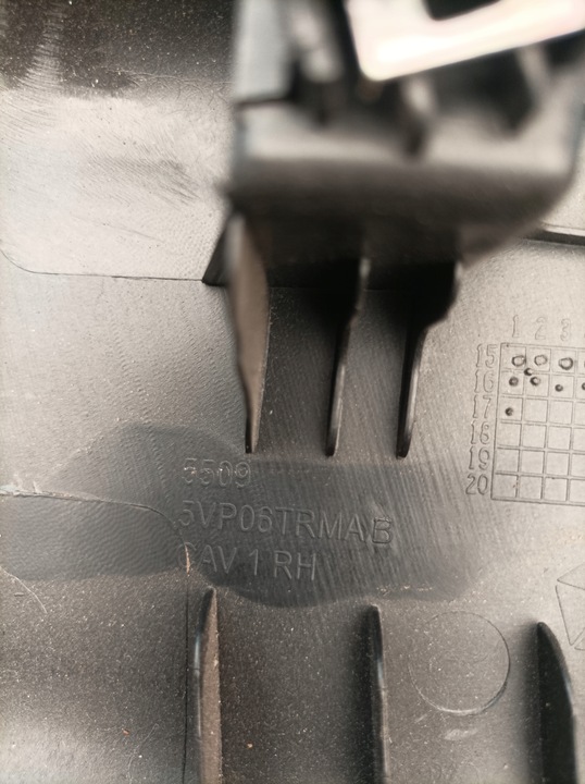 фото №9, Grand cherokee wk2 19 праві обшивка стійка usa