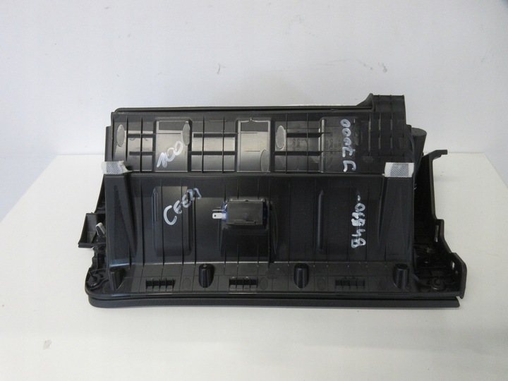фото №6, Kia ceed iii бардачок пассажира 84510-j7000 84540-j7000
