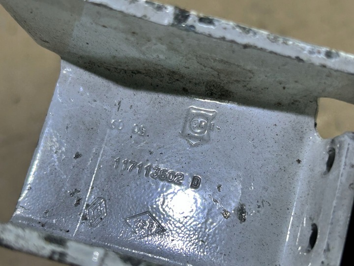 фото №4, Петля дверь левый зад renault kangoo ii 117113602d