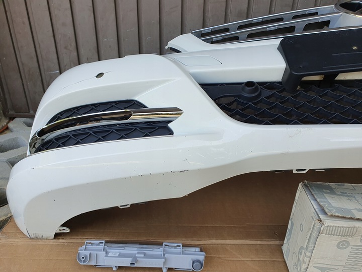 фото №8, Mercedes 204 рестайлінг бампер решітка avantgarde