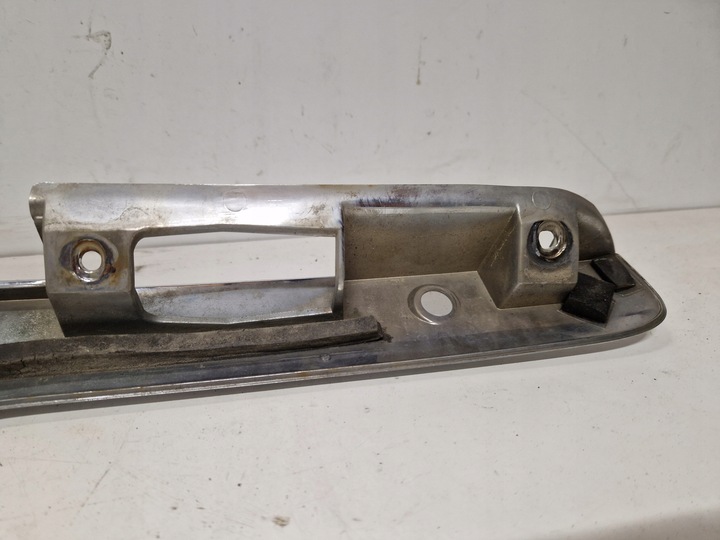 фото №8, Накладка планка крышки багажника зад mazda tribute 2.0 b 16v 00-07 124km