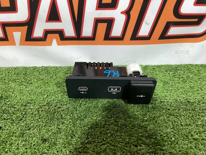 фото №15, Гніздо port usb land rover l550 l8b2-19e110-cc