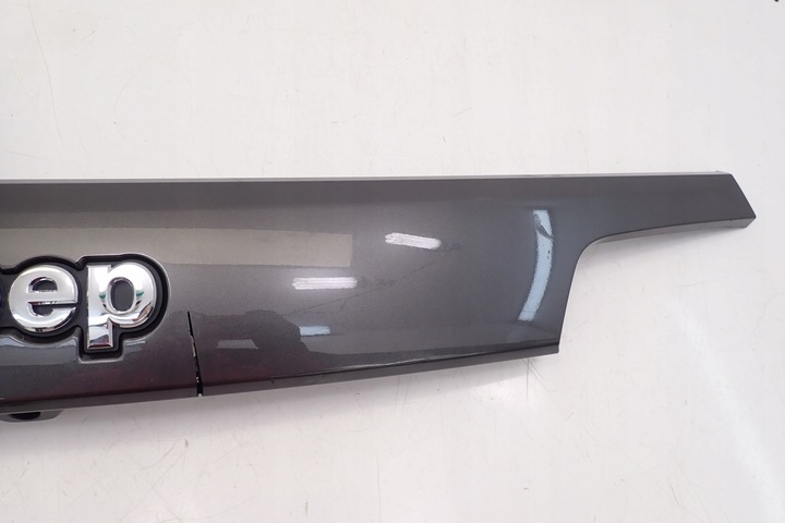 фото №5, Jeep grand cherokee wk2 накладка крышка зад камера