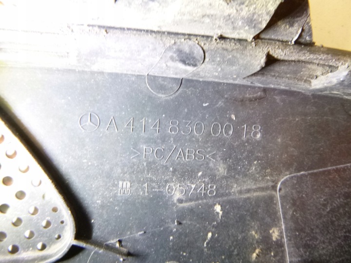 фото №10, Панель під лобовим склом mercedes w414 vaneo 03r.