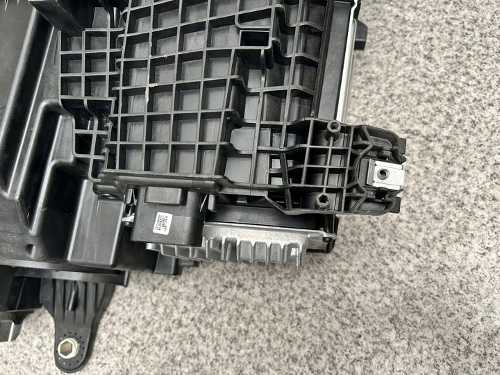 фото №14, Mercedes eqs suv 296 x296 usa комплект лампа права ліва digital light