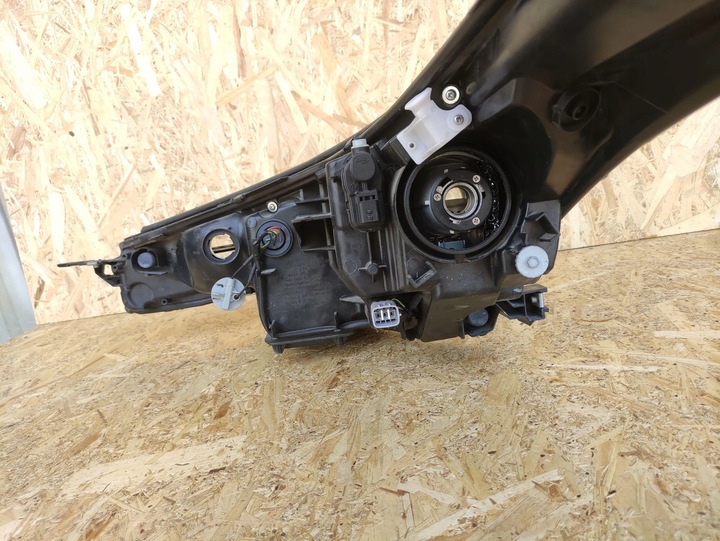 фото №9, Toyota c-hr 2018 лампи передні