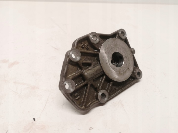 фото №1, Audi s4 rs4 b7 4.2 кронштейн крепление 079103337c