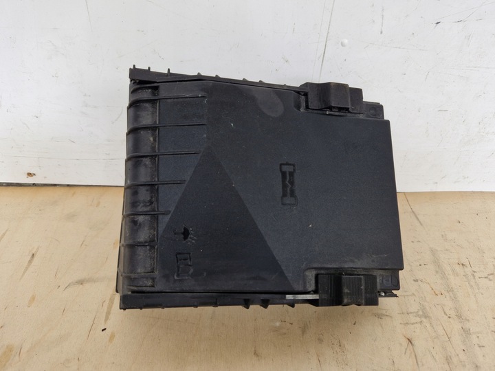 фото №14, Корпус коробка предохранителя passat b7 10- 2.0tdi