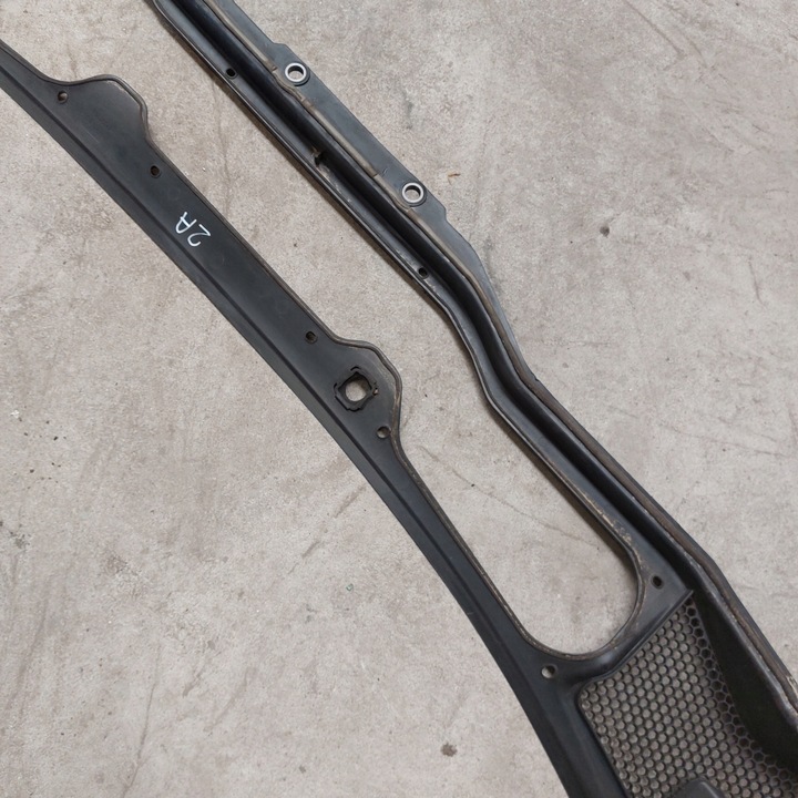 фото №11, Volvo v40 ii панель під лобовим склом 31278103