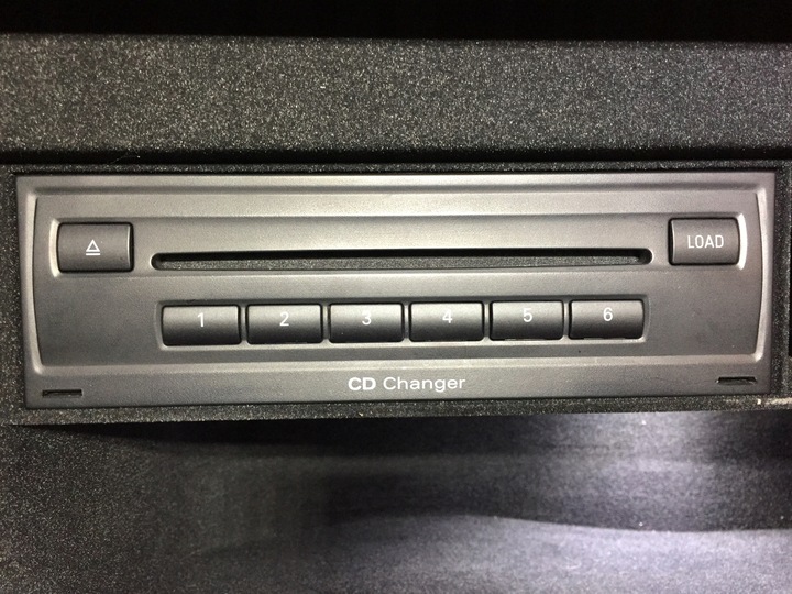 фото №1, Чейнджер na 6 дисков cd audi a3 8p do радио бардачок монтаж кодирование