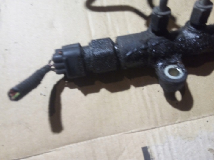 фото №6, Toyota avensis t27 09-15 2,0 2,2 планка вприскувальний датчик вживана