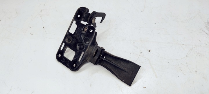 фото №5, Замок капота засов audi a4 b8 a5 8t 8t0823480