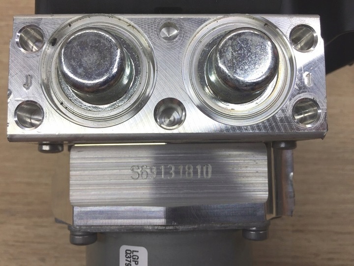 фото №9, Насос тормозная abs ebc 2059005944 a008m933 do mercedes c w205