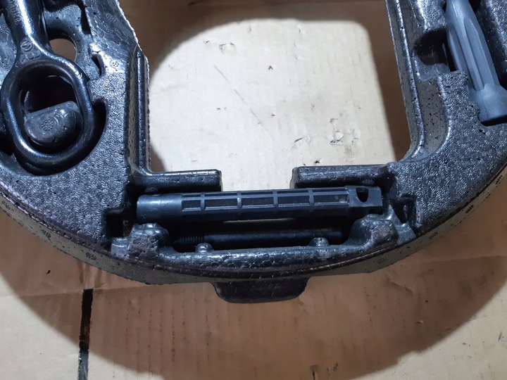 фото №9, Audi c6 c7 пенополистирол вкладка багажника набор ремонтный 4g0012109a