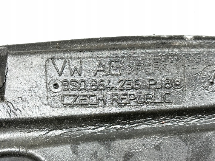 фото №7, Audi tt 8s защита шумоизоляция правого крыльев 8s0864236 8s0821112