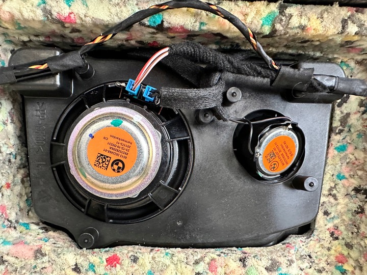 фото №10, Bmw g22 полка зад багажника harman кардон динамики комплектная 8097336