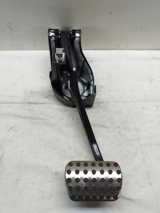 фото №1, Mercedes w218 педаль тормоза