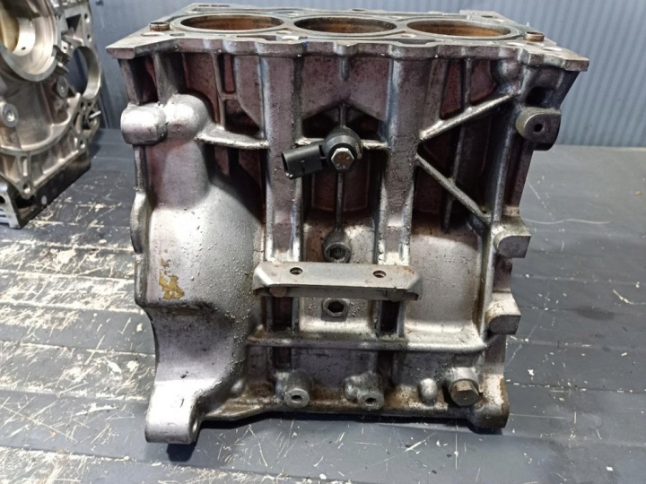 фото №6, Skoda fabia 1.0 chy блок двигателя 04c103023b