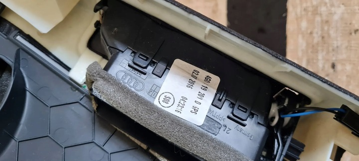 фото №12, Q7 4m ii защита стойка решётка ремня левая перед sline 4m0867243b